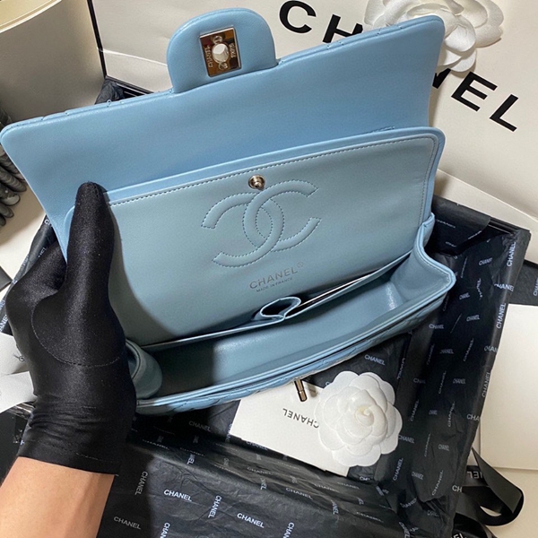 シャネルバッグレプリカ角部分ディテール